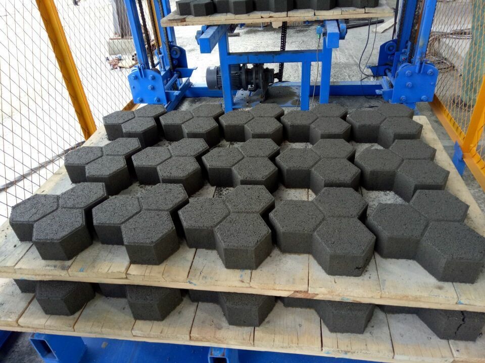 QT4-15D Automatic cement concrete paving interlocking hollow block making machine price (19).jpg
